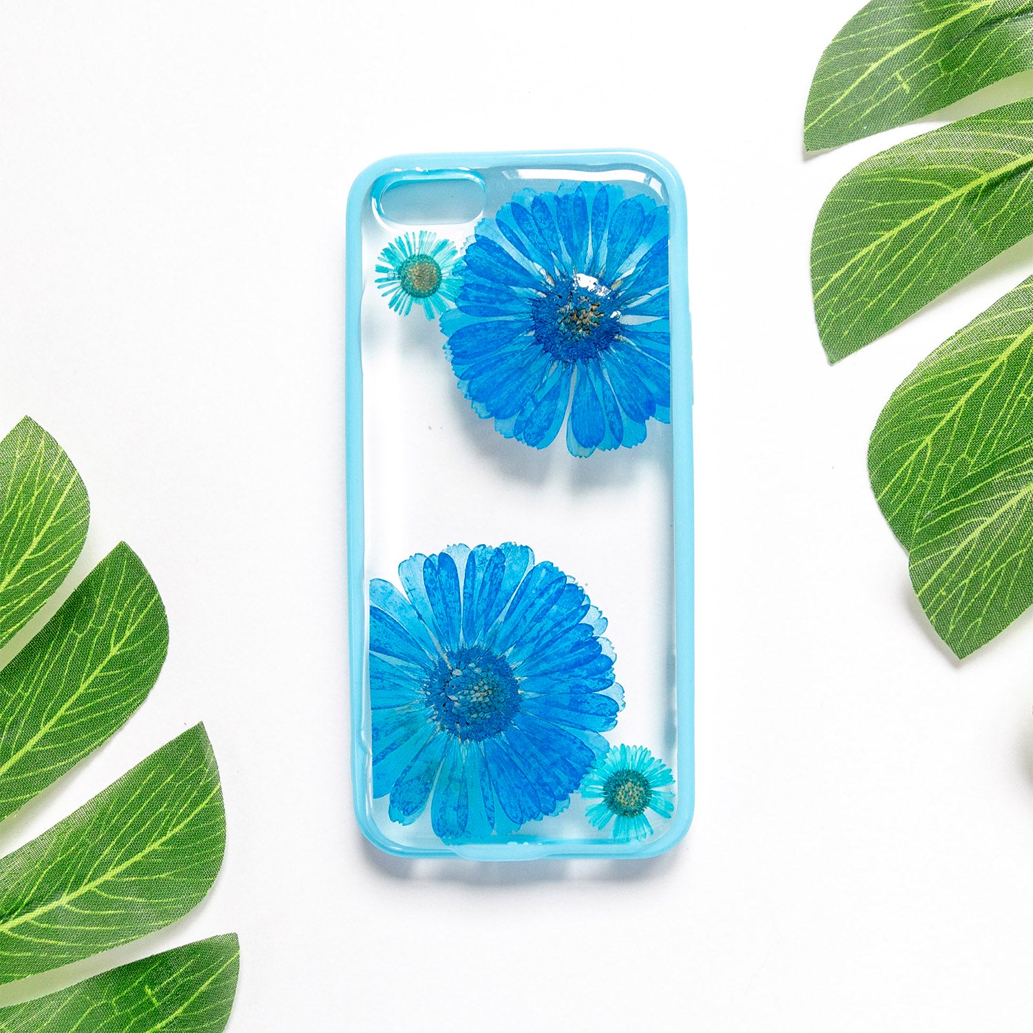 Floral Neverland Floralfy Blue Sapphire Real Pressed Blue Daisy Flower Floral Foliage Botanical iPhone 5 5s SE Bumper Case 01