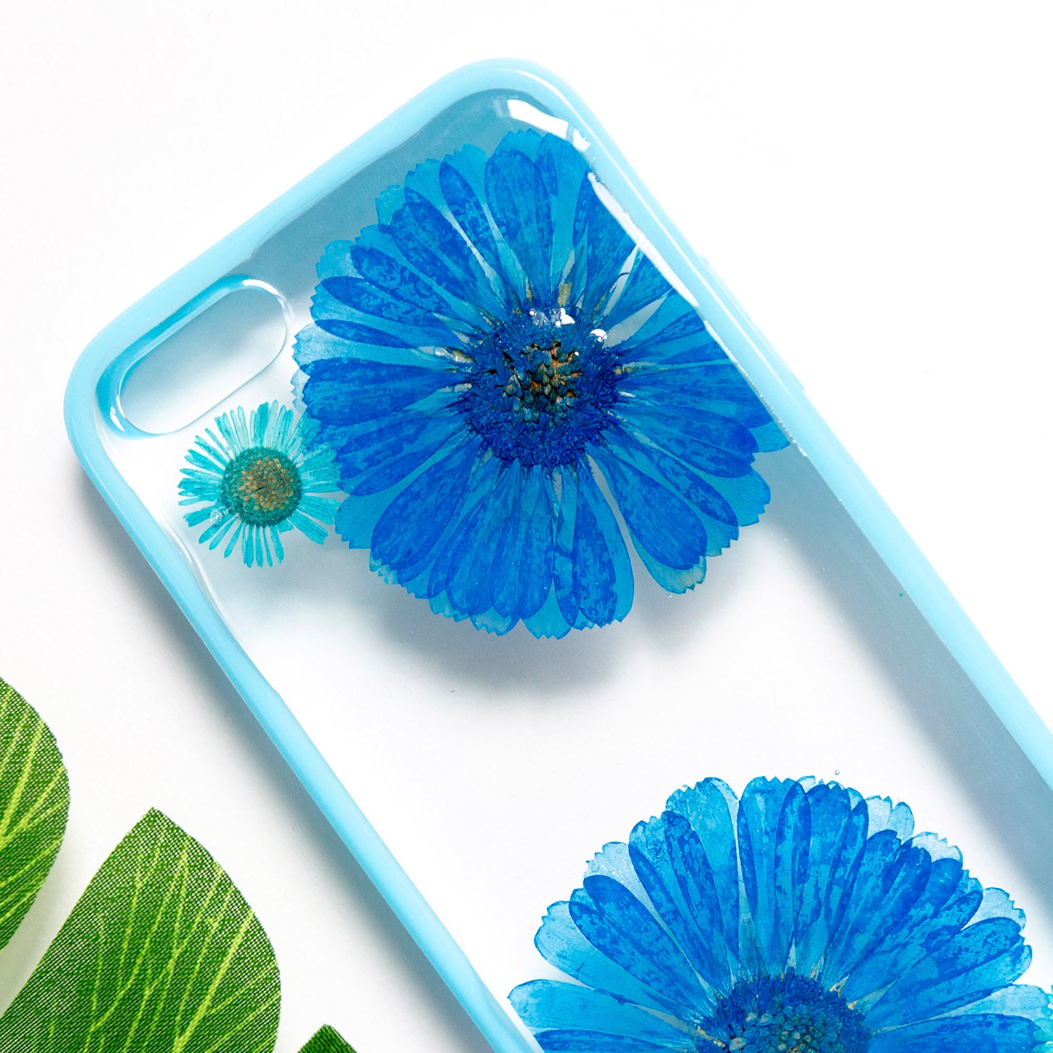 Floral Neverland Floralfy Blue Sapphire Real Pressed Blue Daisy Flower Floral Foliage Botanical iPhone 5 5s SE Bumper Case 02