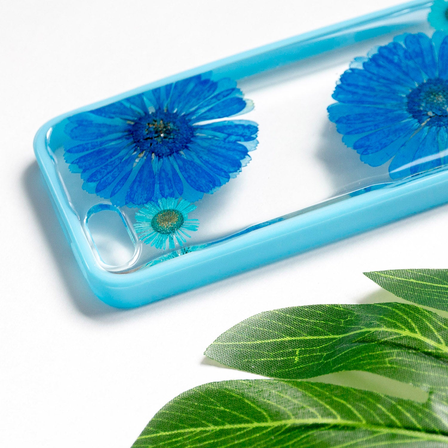 Floral Neverland Floralfy Blue Sapphire Real Pressed Blue Daisy Flower Floral Foliage Botanical iPhone 5 5s SE Bumper Case 04